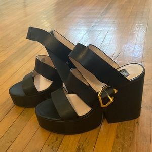 Louise et cie black chunky platform sandals. only worn once.
